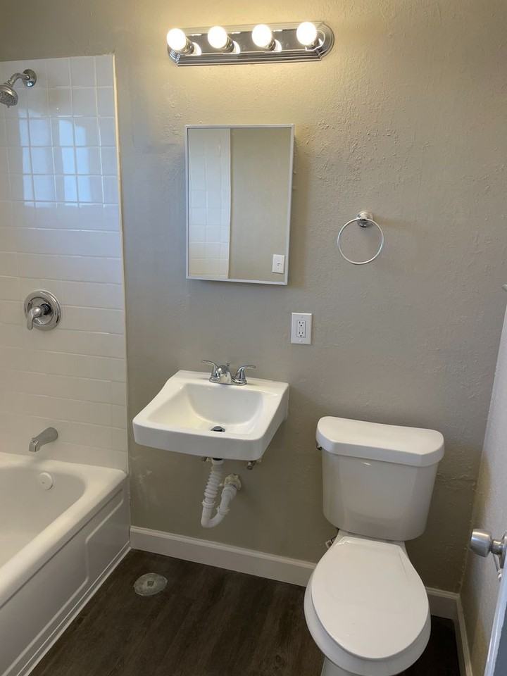 One Forty Flats - Photo 5 of 30