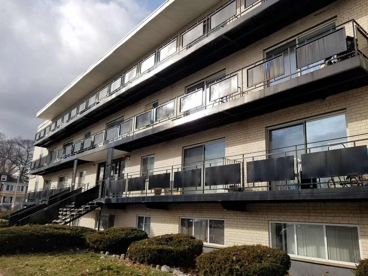 760 Cummins Hwy - Photo 2 of 11