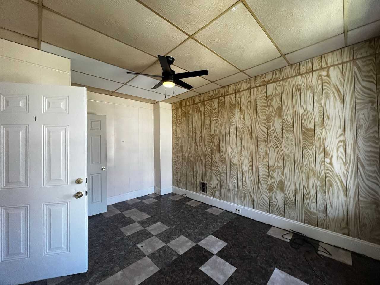 6 Bedroom Home in York - Photo 6 of 30