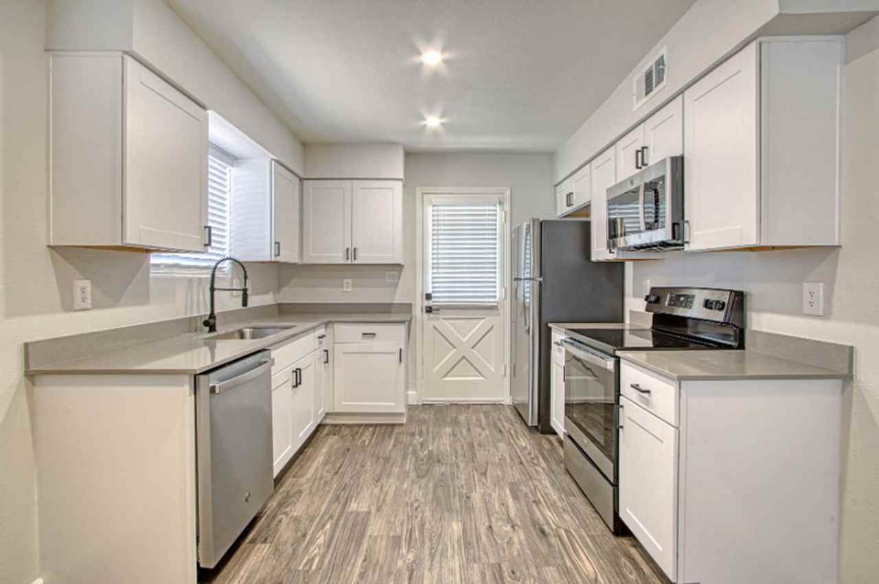 Reserve on Ray - Photo 4 of 20