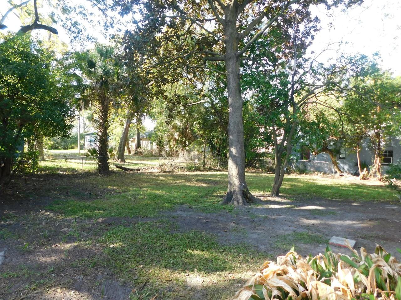 1348 Steele St #5 - Photo 3 of 24