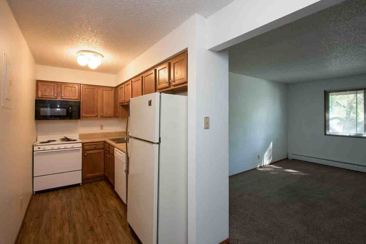 1321 Sunset St - Photo 2 of 10