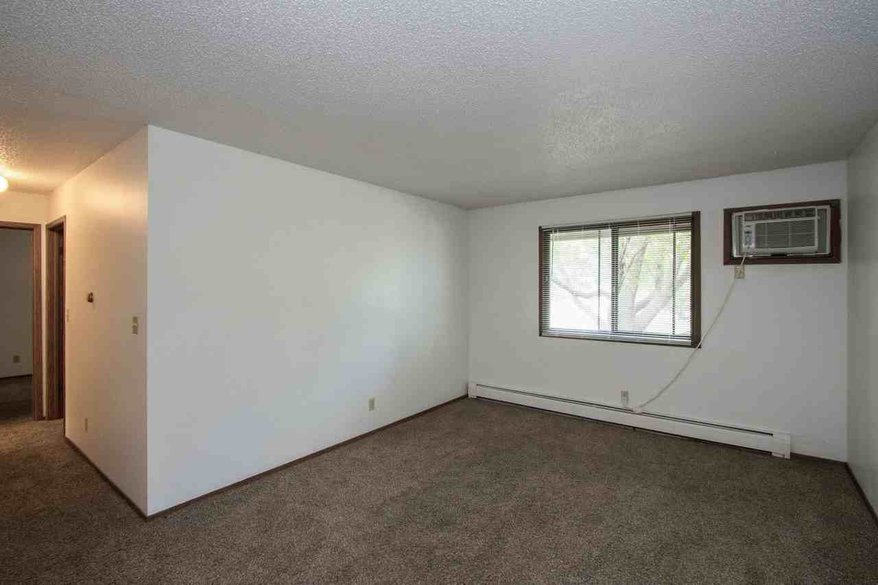 1321 Sunset St - Photo 5 of 10