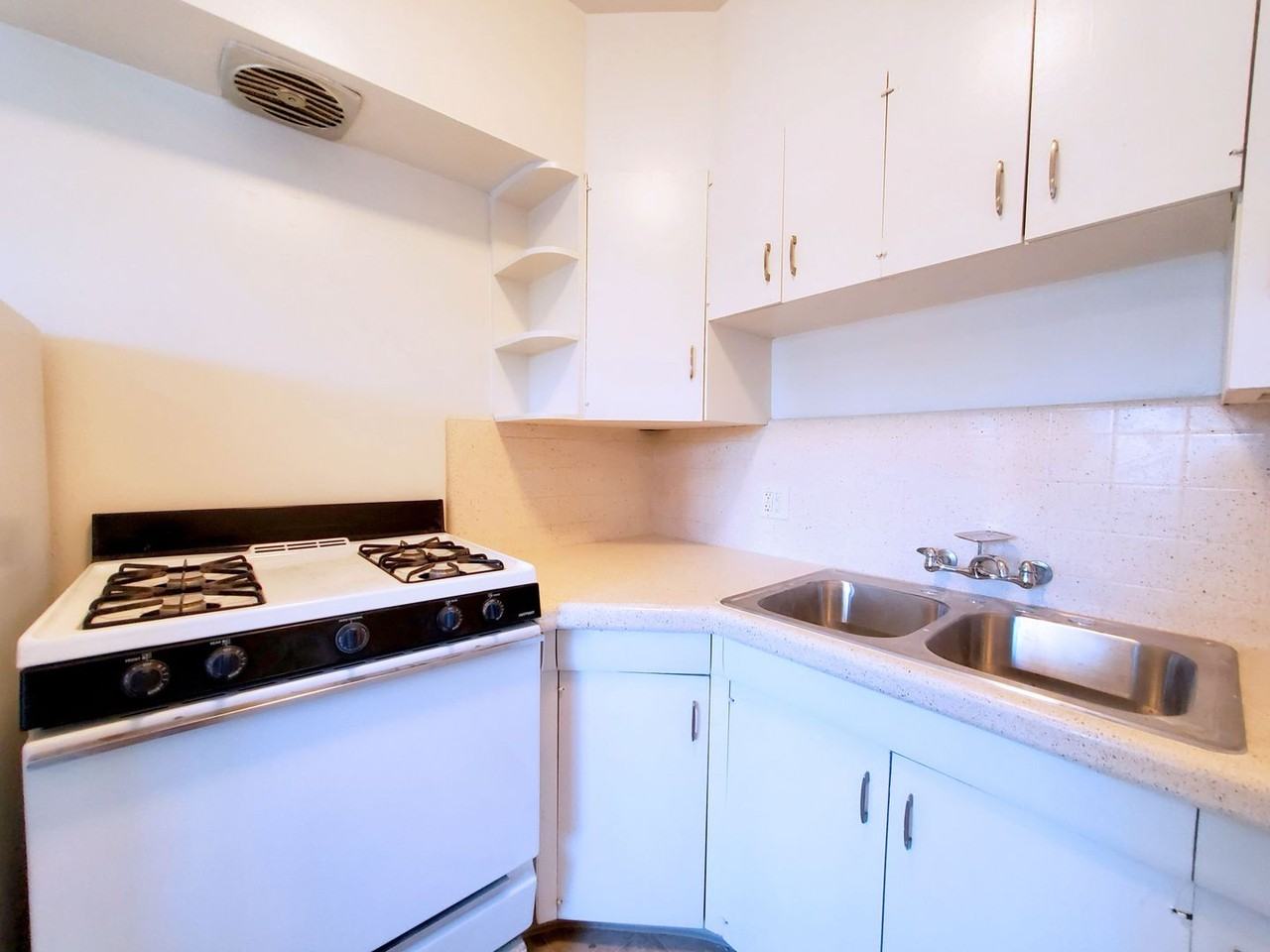 Welcome to Oceanridge Apartments - Photo 4 of 25