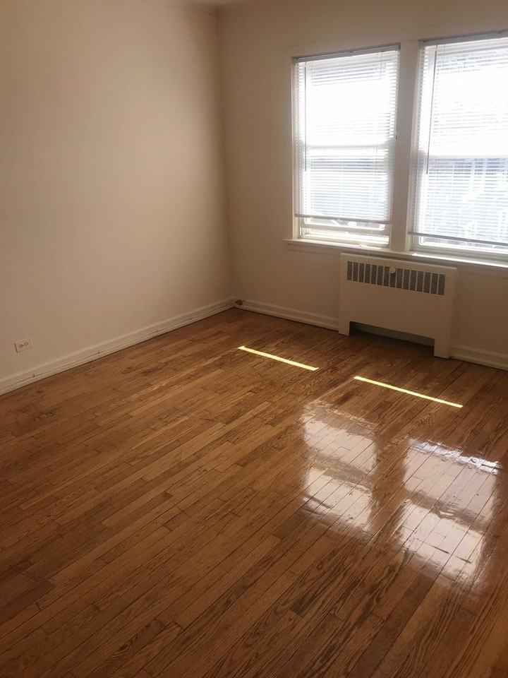 321 - *950-62 Dobson Building* - Photo 4 of 5