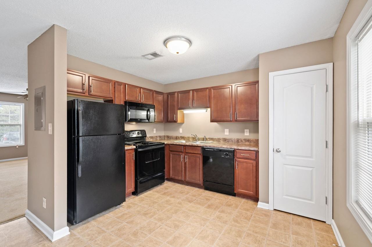 512 Patriot Park Court, Clarksville, TN 37042 - Photo 7 of 21