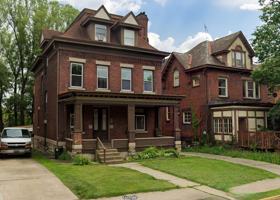 featured image of 160 Lincoln Ave