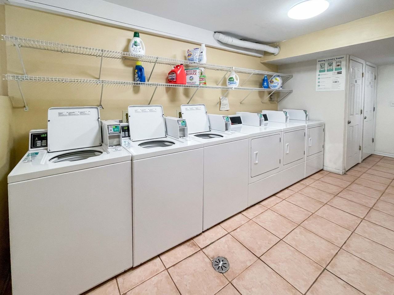 1022-24 N. Damen / 2009 W. Cortez - Photo 4 of 11