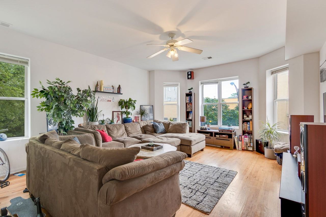 1022-24 N. Damen / 2009 W. Cortez - Photo 5 of 11