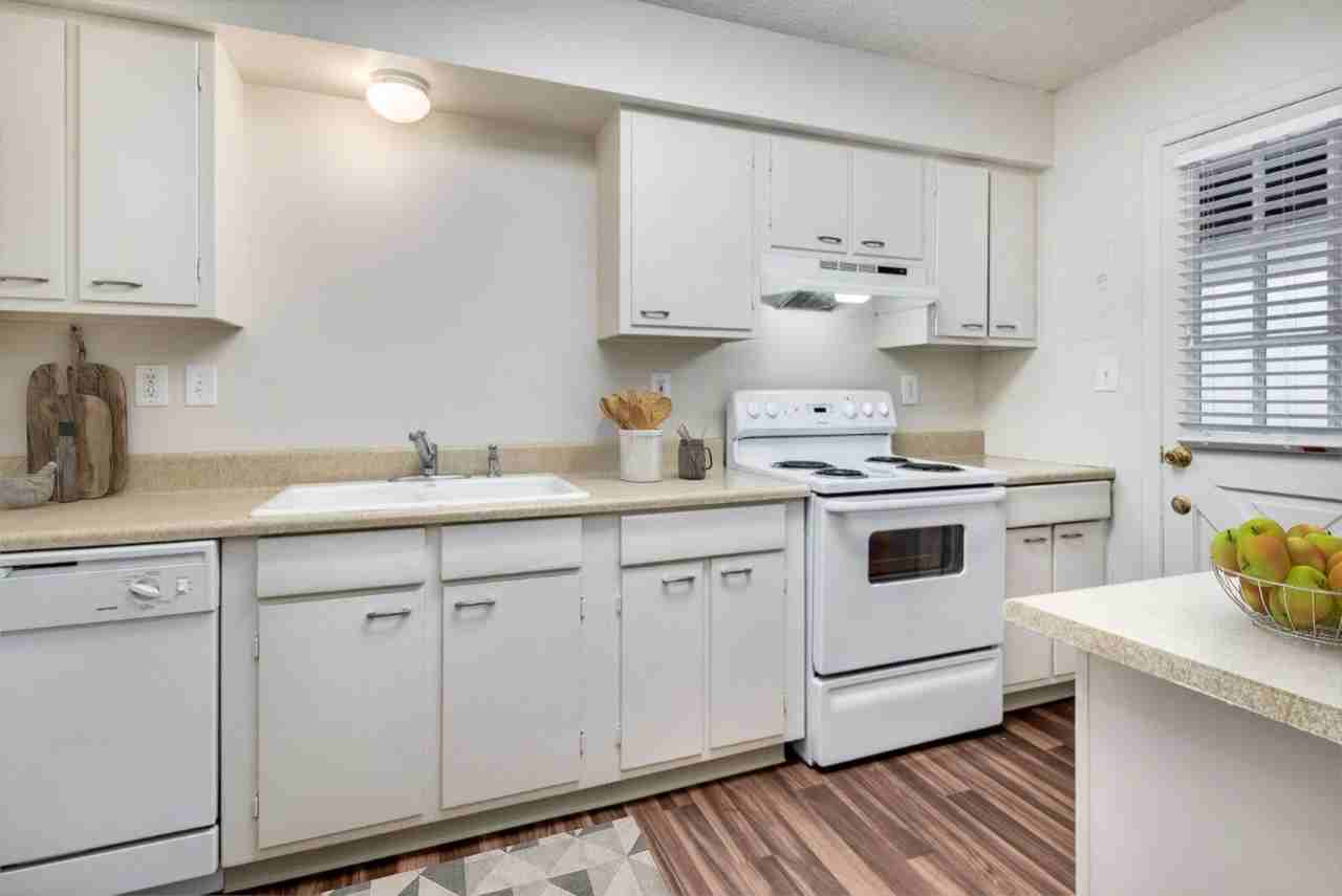 Cambridge Dorchester Apartment Homes - Photo 4 of 50