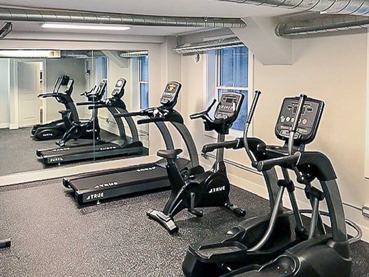 2520 W. Leland - Photo 2 of 8