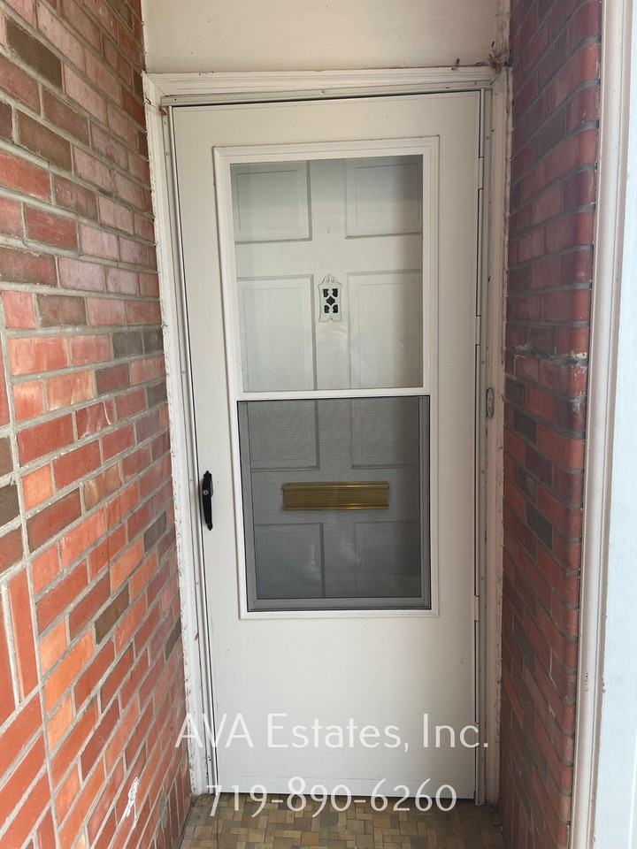 318 W 21st St - Photo 2 of 17