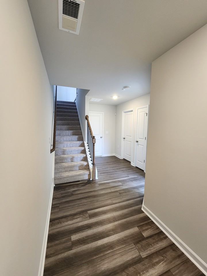 2431 Kasota Ln - Photo 3 of 50