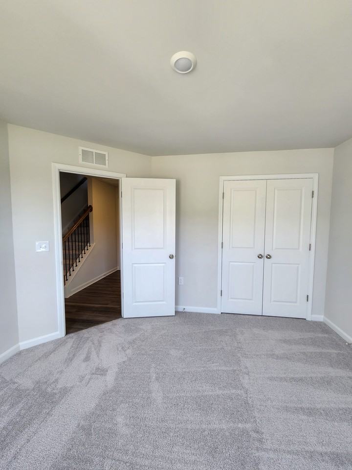 2431 Kasota Ln - Photo 6 of 50