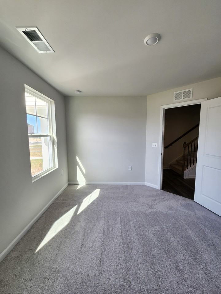 2431 Kasota Ln - Photo 7 of 50