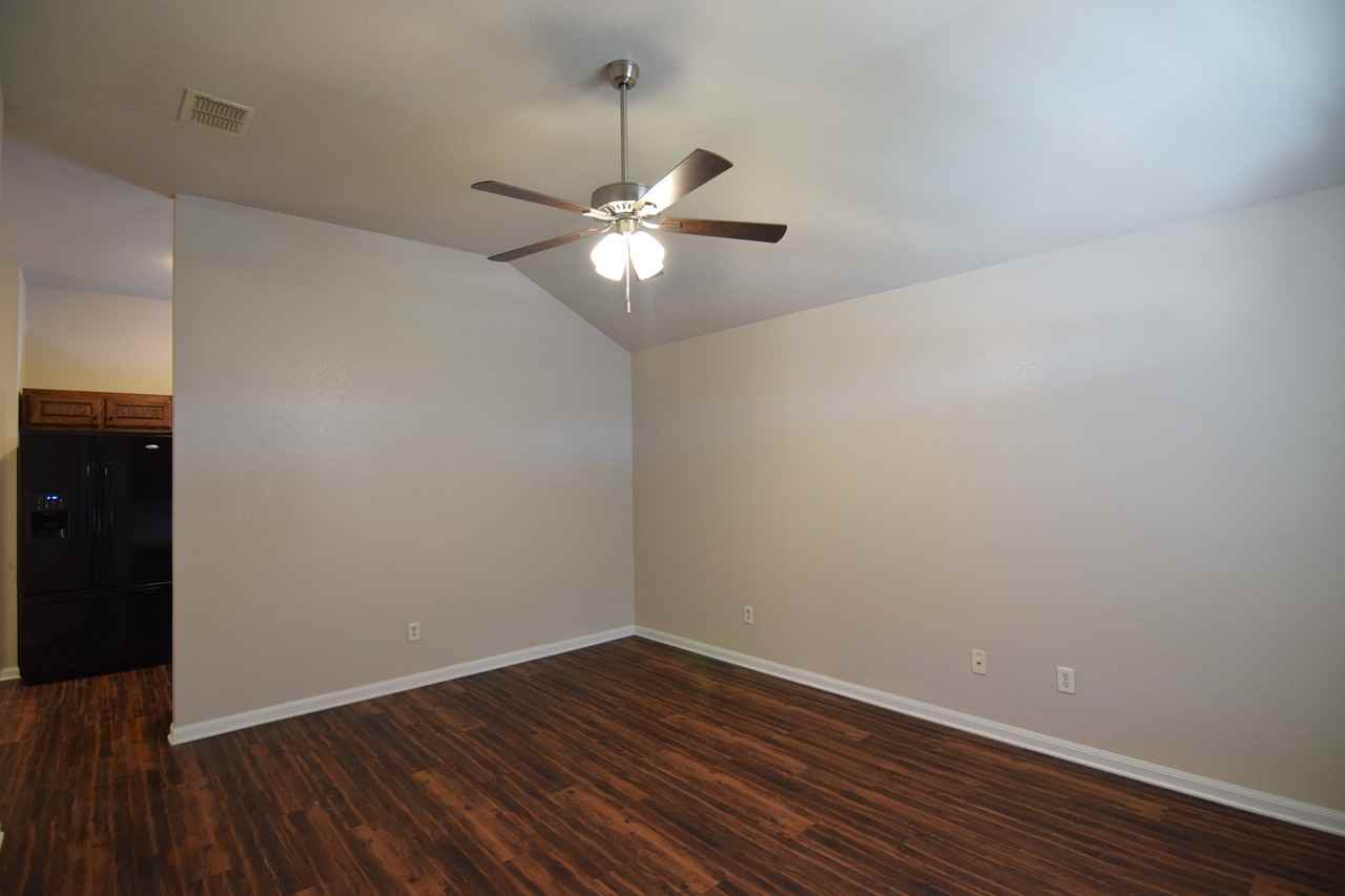 713 Olaf Dr - Photo 6 of 18