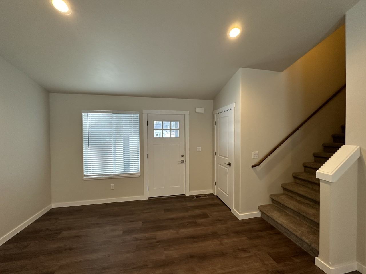 538 Sparrow Rd - Photo 3 of 29