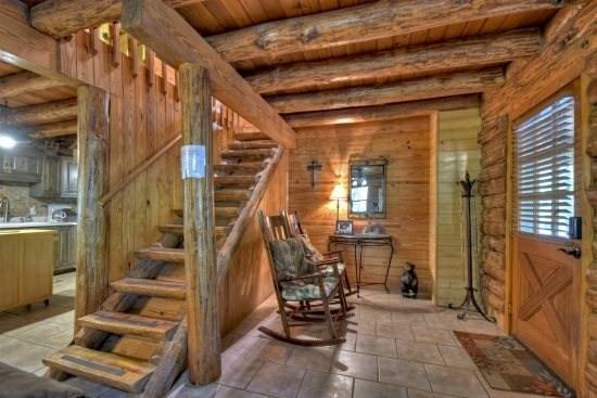 142 Malory Cir - Photo 3 of 26