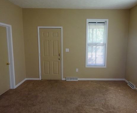 1242 37th St - Photo 3 of 8