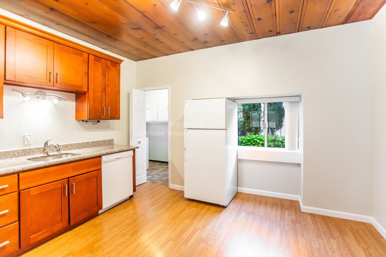 1220 Maple St - Photo 3 of 40