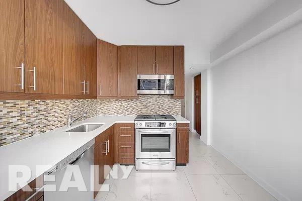 W 57th St #21C - Photo 4 of 17