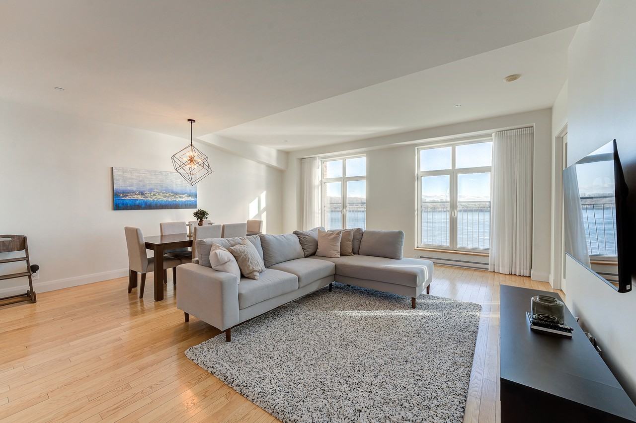 1000 Rue de la Commune Est #516