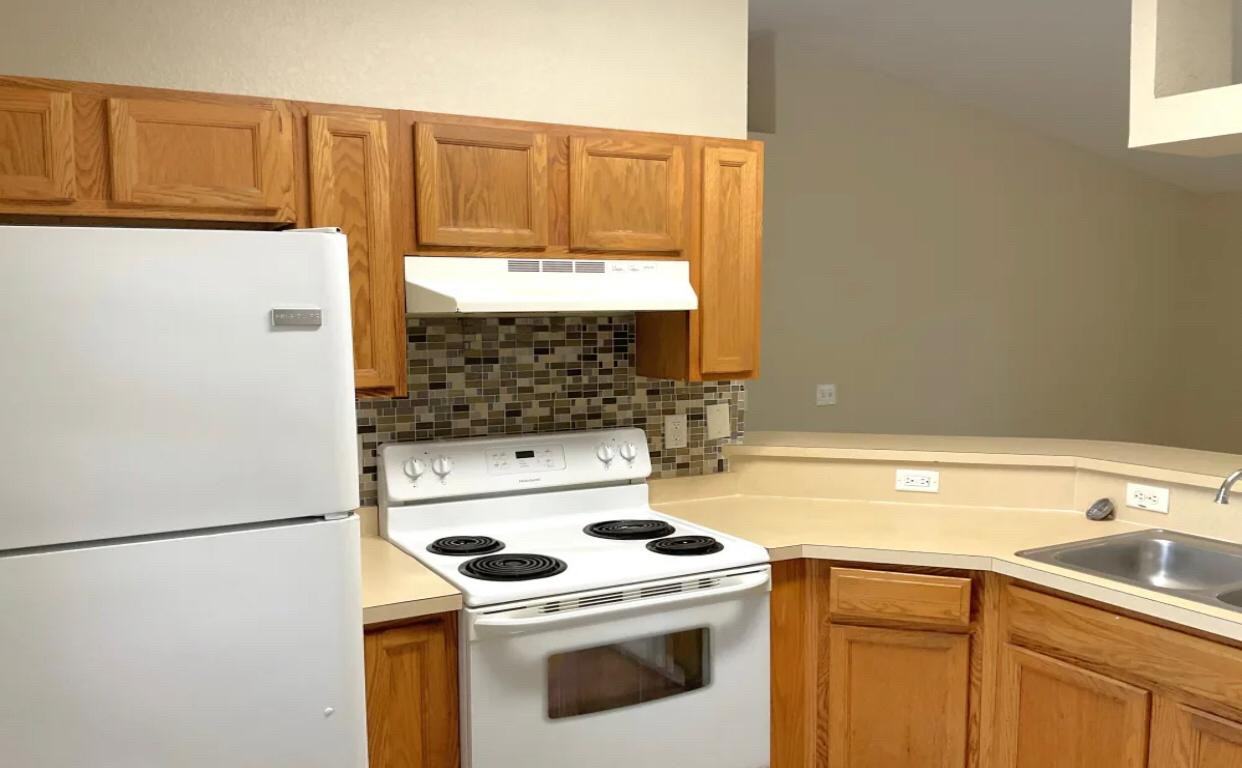 626 Parakeet Ct - Photo 2 of 6