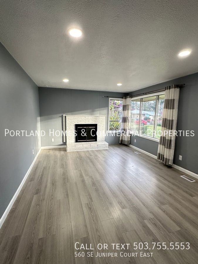 560 Se Juniper Ct E - Photo 3 of 11