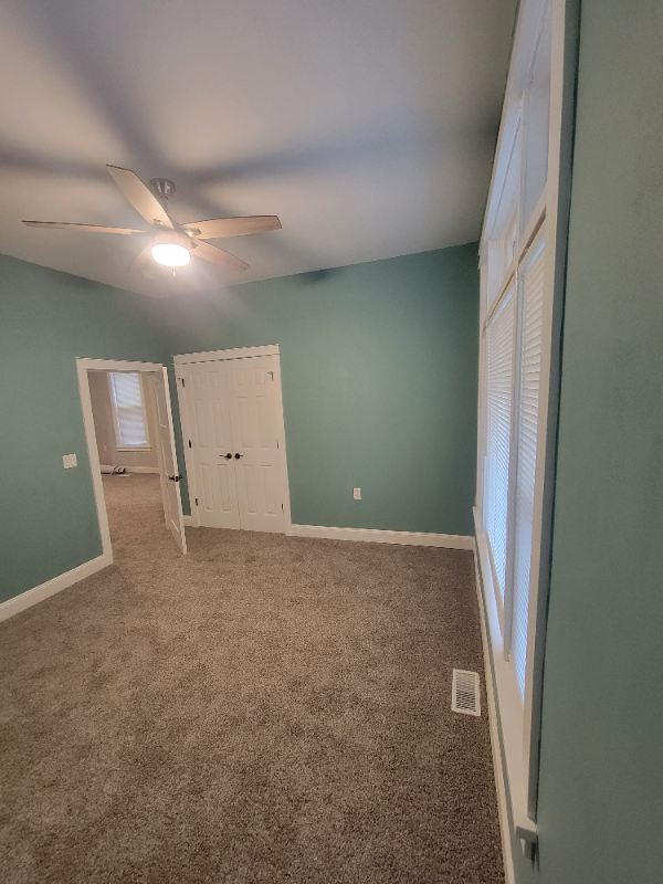 413 W Osborne St - Photo 2 of 19