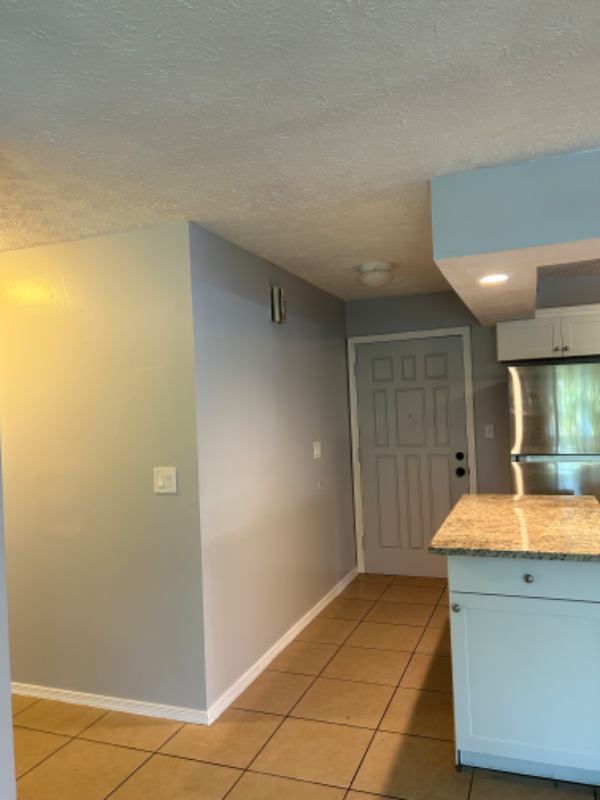 830 Nw 11th Ter #4 - Photo 3 of 14