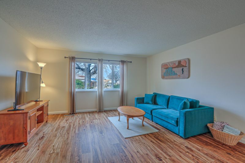 9308 Gutierrez Rd Ne - Photo 2 of 36