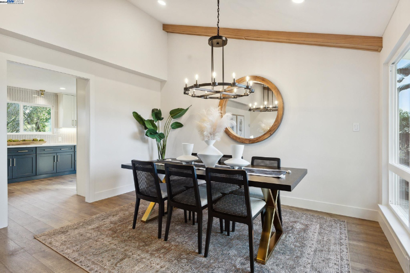 27865 Pebble Ct - Photo 2 of 10