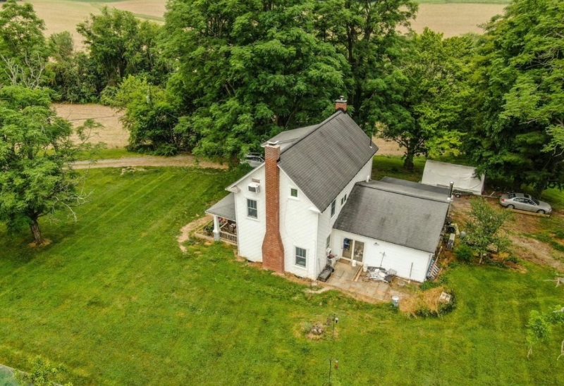 13700 Forsythe Rd - Photo 3 of 11