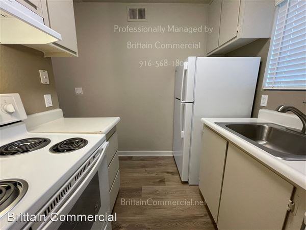 U Street (2718) - Photo 2 of 12