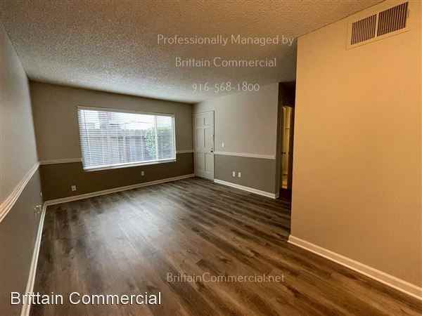 U Street (2718) - Photo 6 of 12