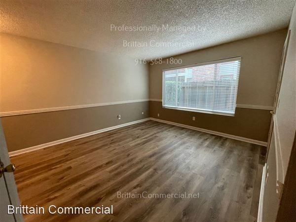 U Street (2718) - Photo 5 of 12