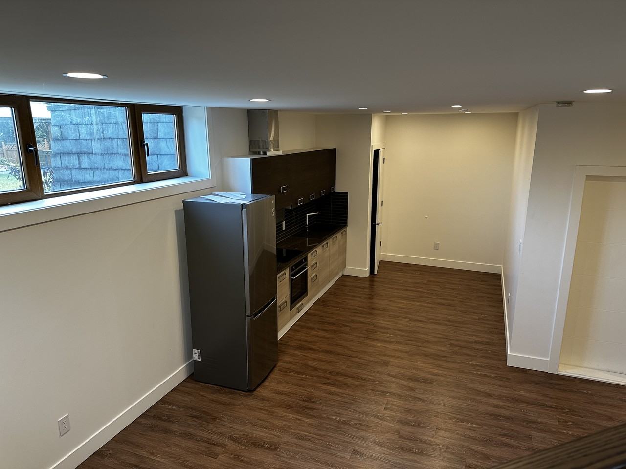 790 Baycrest Drive - Photo 3 of 15