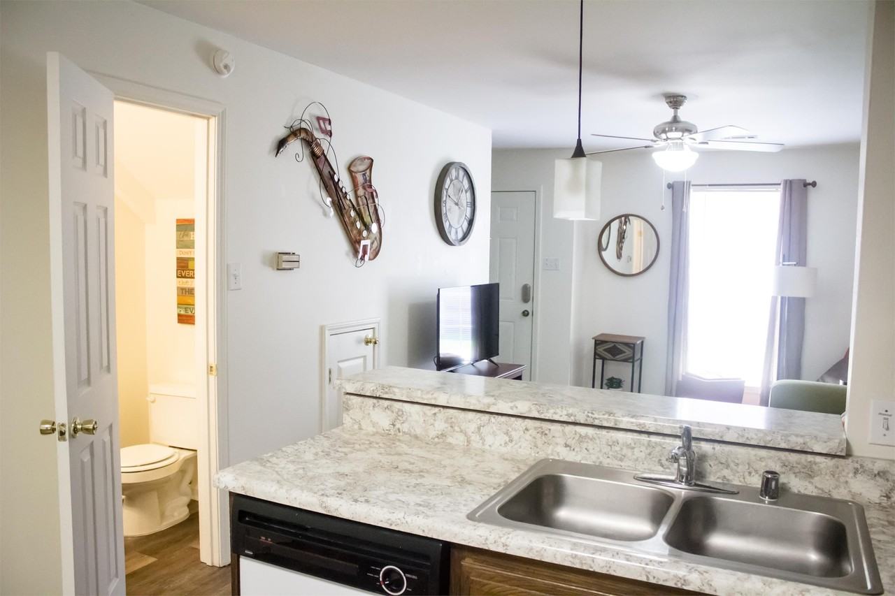 1536 Clifton - 5 #5 - Photo 3 of 10