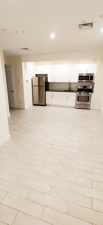 31-03 21st Street 3 - Photo 2 of 4