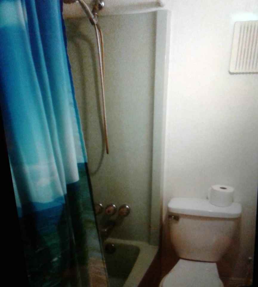 2040 Roselawn Dr #B - Photo 3 of 4