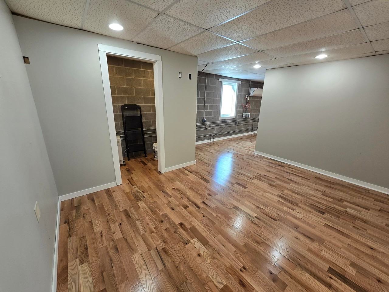 6122 East Shadybrook Street - 4 - upstairs #4 - Photo 6 of 7