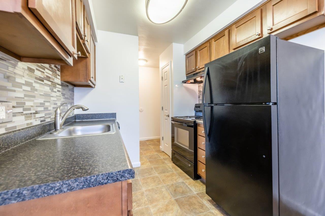 East Ridge Manor Apartment Homes - Photo 3 of 22