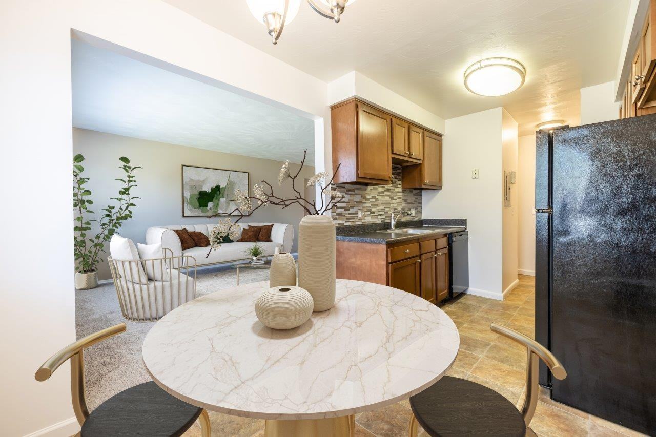 East Ridge Manor Apartment Homes - Photo 5 of 22