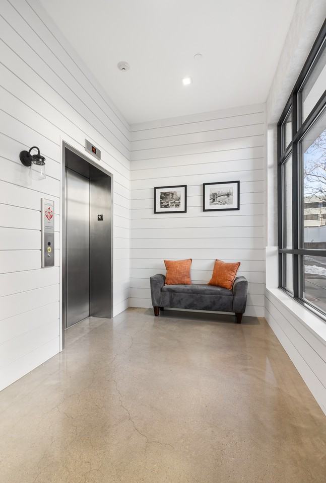 504 Glenbrook - Photo 5 of 19