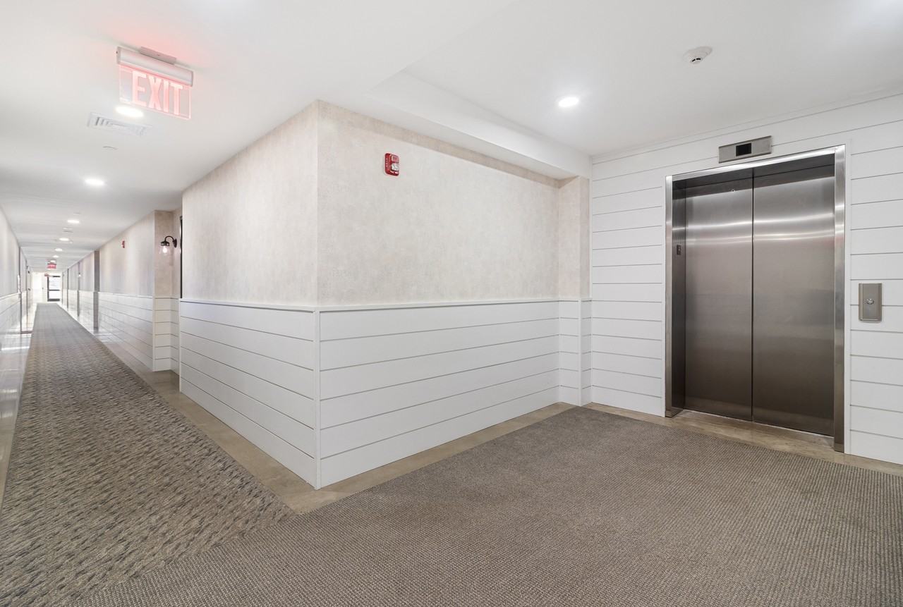 504 Glenbrook - Photo 7 of 19