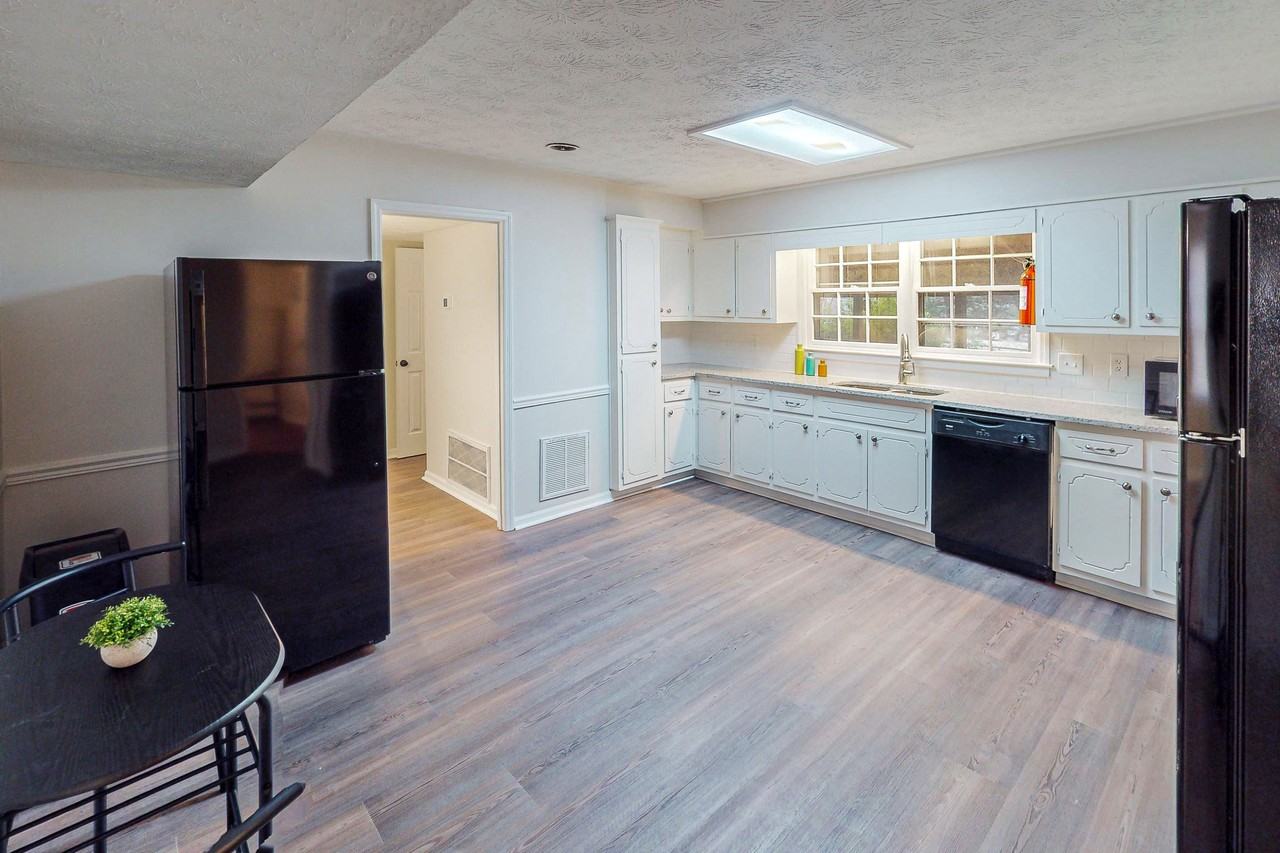 Rally Ct - Photo 3 of 9