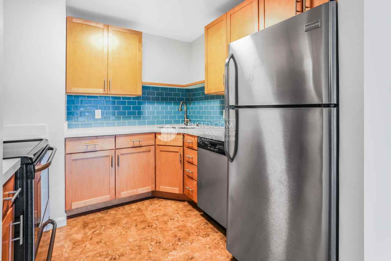 444 Valley St #1 - Photo 6 of 16