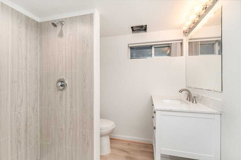 5523 Woodlawn Ave N - Photo 6 of 20