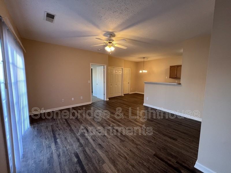 2109 Lighthouse Cv - Photo 3 of 13