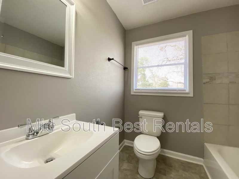 407 Healy St - Photo 7 of 7